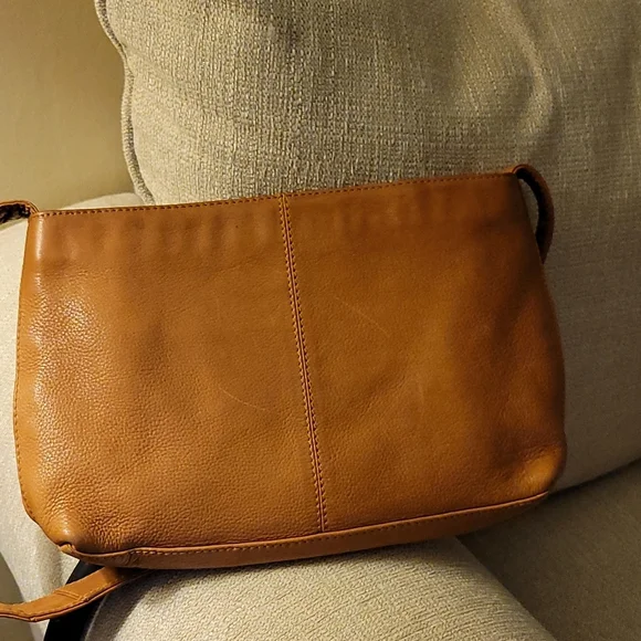 Kenneth Cole brown / Cognac Leather purse - Picture 5 of 5
